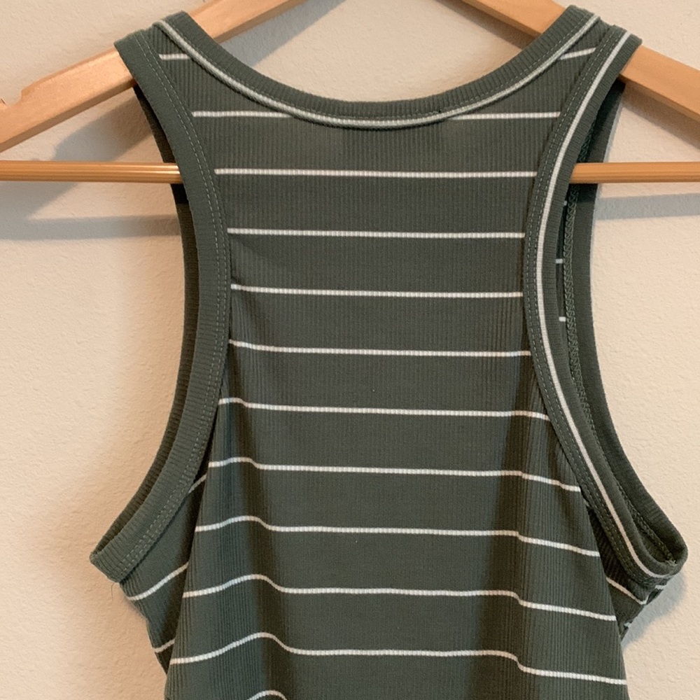 Green & White Stripe Tank Top With Rouching Details On The Side Size Large - Picture 5 of 7